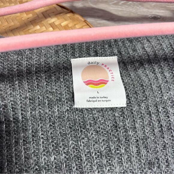 Anthropologie daily practice gray ruffled knit sweater women’s size‎ L - Picture 3 of 8